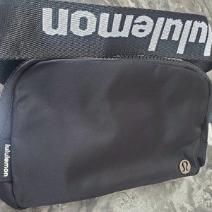 Lululemon Anywhere Women's Crossbody Belt Bag 1L